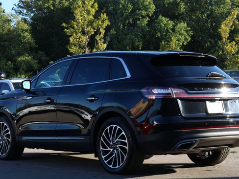 Used 2019 Lincoln Nautilus Reserve image 12