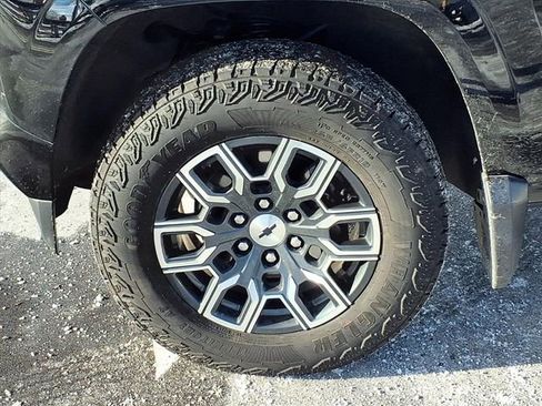 Used 2024 Chevrolet Colorado Z71 w/ Z71 Convenience Package 2 image 23