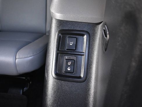 Used 2013 Toyota Sequoia Platinum AWD/4WD image 71