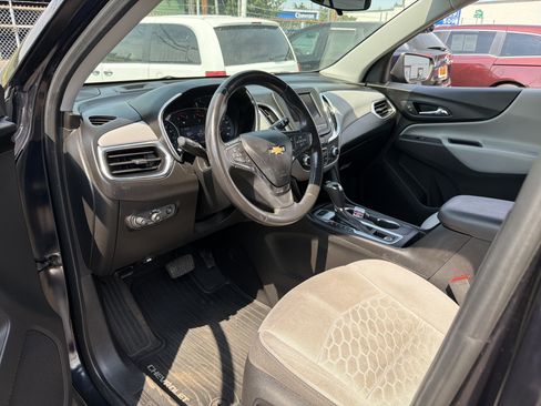 Used 2020 Chevrolet Equinox LT w/ Driver Convenience Package AWD/4WD image 6