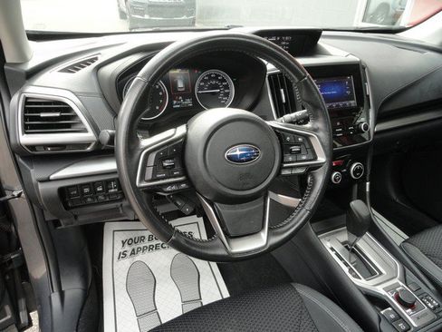 Used 2023 Subaru Forester Premium AWD/4WD image 10