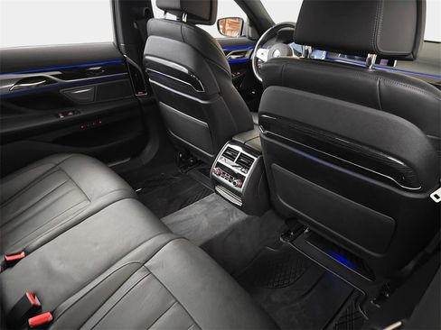 Used 2020 BMW 745e xDrive image 14