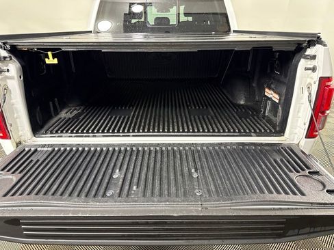 Used 2017 Ford F150 Lariat w/ Equipment Group 502A Luxury AWD/4WD image 8