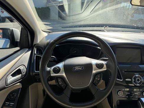 Used 2018 Ford Focus Electric Hatchback FWD image 17