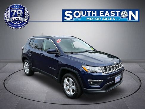 Used 2018 Jeep Compass Latitude w/ Popular Equipment Group AWD/4WD image 2