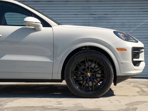 New 2026 Porsche Cayenne Coupe AWD/4WD image 28