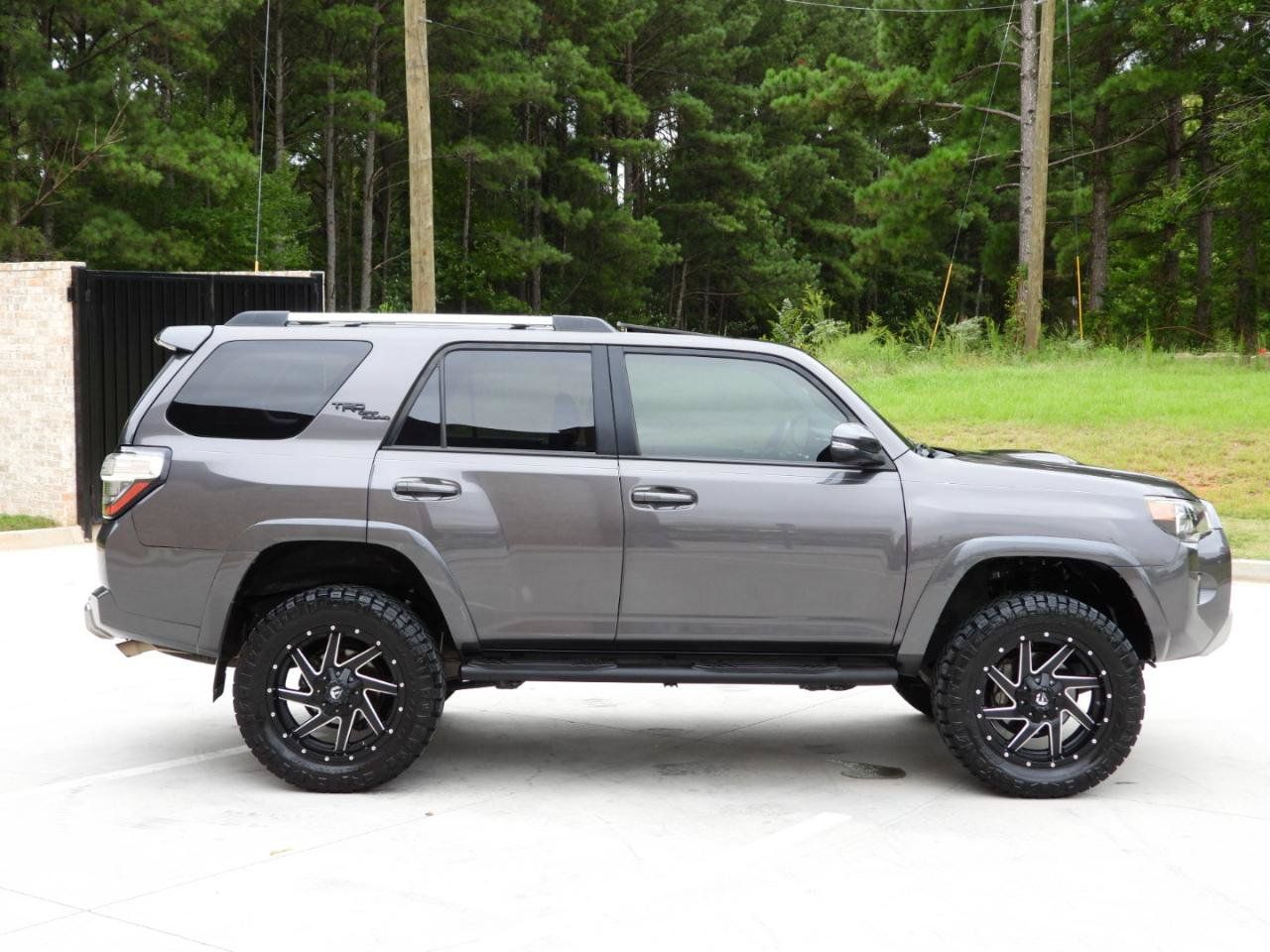 Used 2018 Toyota 4Runner TRD Off-Road Premium AWD/4WD image 55