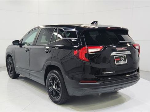 Used 2023 GMC Terrain SLE image 6