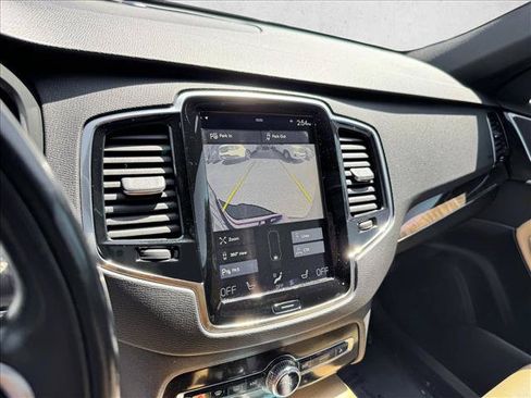 Used 2018 Volvo XC90 T6 Momentum w/ Convenience Package AWD/4WD image 15