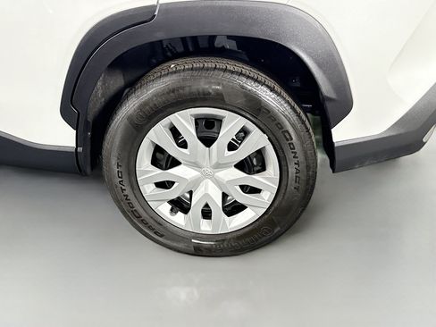 Used 2026 Toyota Corolla Cross L FWD image 36