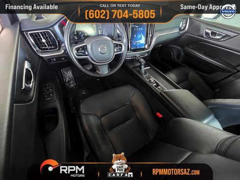 Used 2019 Volvo S60 T6 Momentum w/ Premium Package image 11