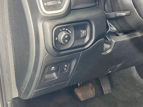 Used 2022 RAM 1500 Big Horn image 10