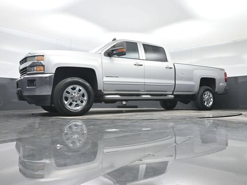 Used 2015 Chevrolet Silverado 2500 LT w/ LT Convenience Package AWD/4WD image 27