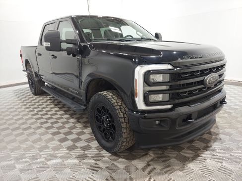 Used 2024 Ford F350 XLT w/ Black Appearance Package AWD/4WD image 4