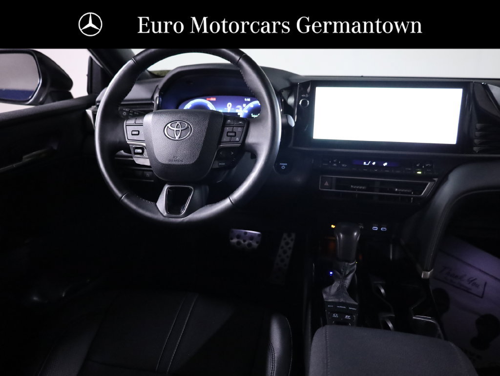 Used 2025 Toyota Camry XSE FWD image 40