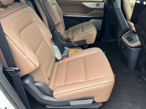 New 2027 Lincoln Navigator L Black Label AWD/4WD image 17