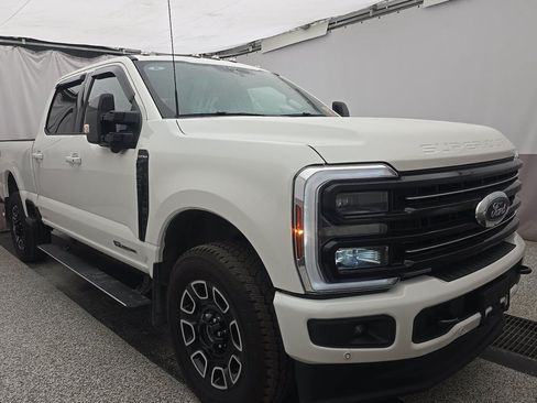 Used 2026 Ford F250 Platinum AWD/4WD image 3