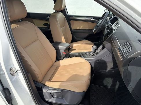 Used 2022 Volkswagen Tiguan SE AWD/4WD image 27
