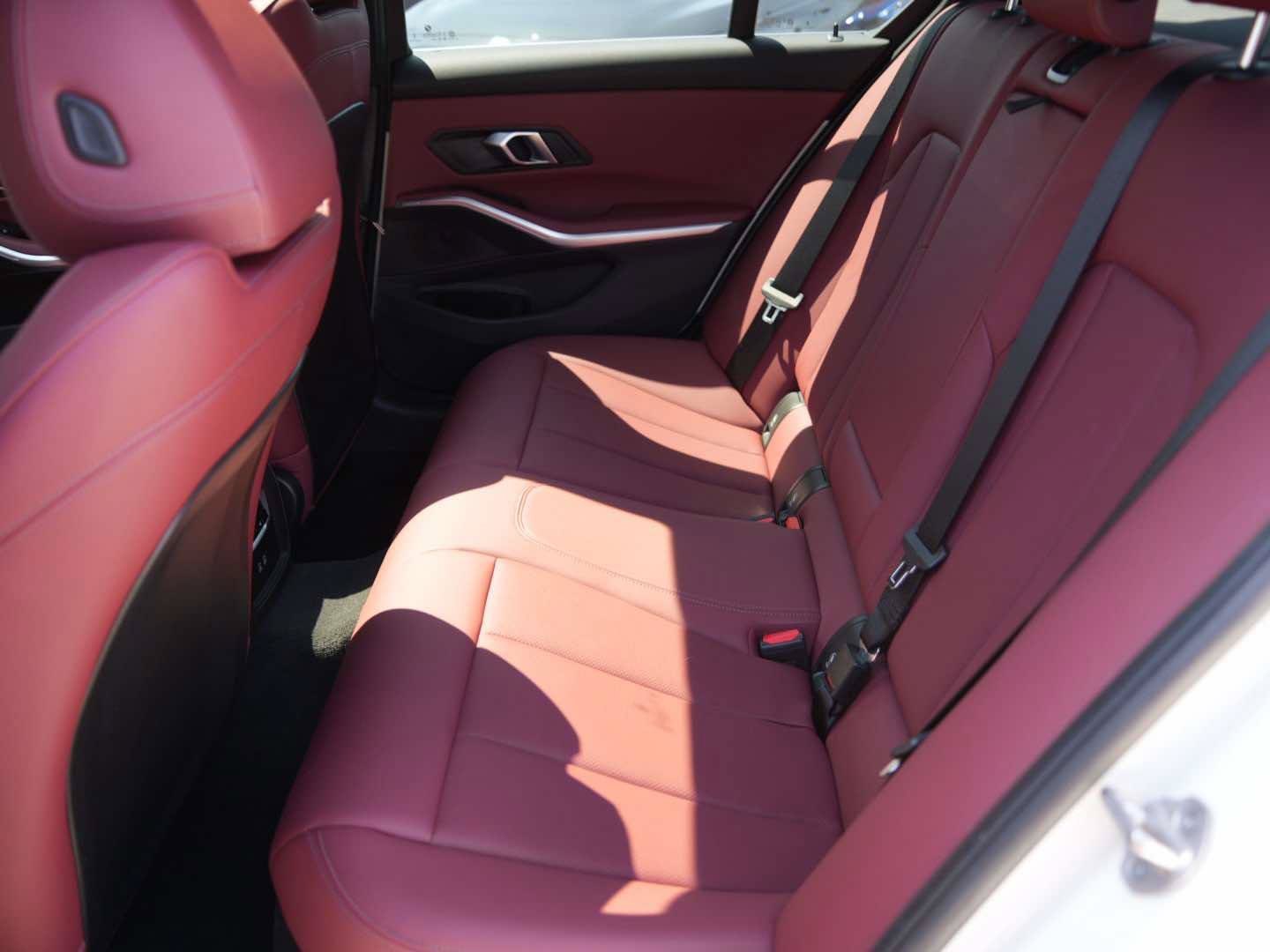 Used 2025 BMW 330i Sedan w/ Convenience Package RWD image 11