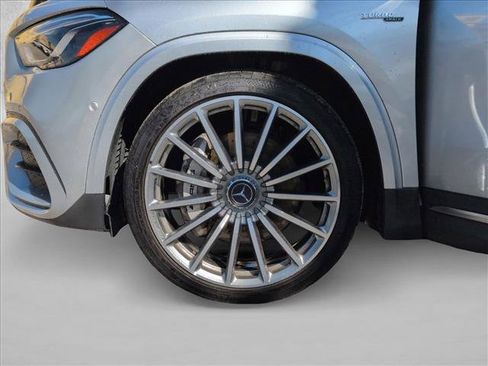 Certified 2025 Mercedes-Benz GLA 35 AMG 4MATIC w/ Exclusive Trim Package image 26