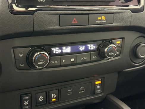 Used 2023 Nissan Frontier SV w/ SV Convenience Package RWD image 24