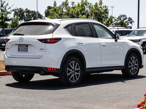 Used 2018 MAZDA CX-5 Touring w/ Preferred Equipment Package FWD image 5