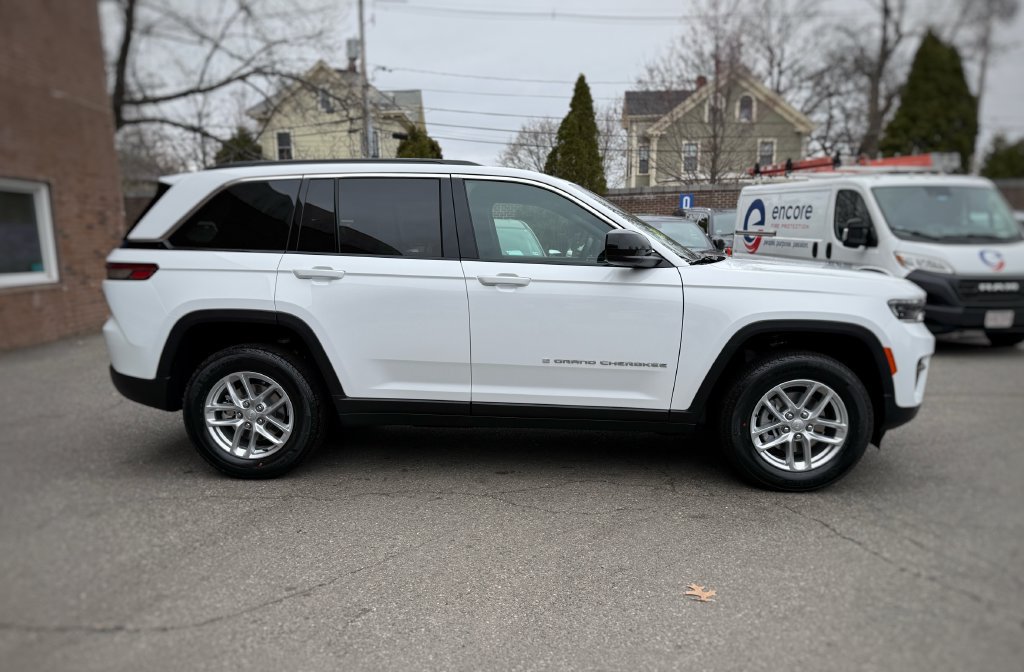 New 2026 Jeep Grand Cherokee Laredo X AWD/4WD image 4