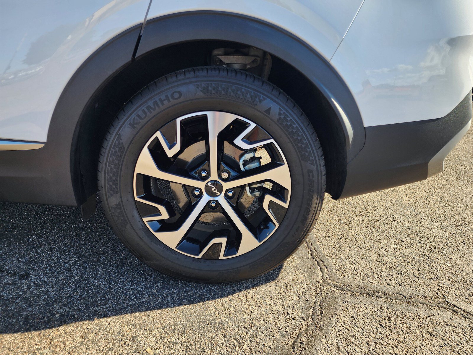 Used 2024 Kia Sportage EX FWD image 8