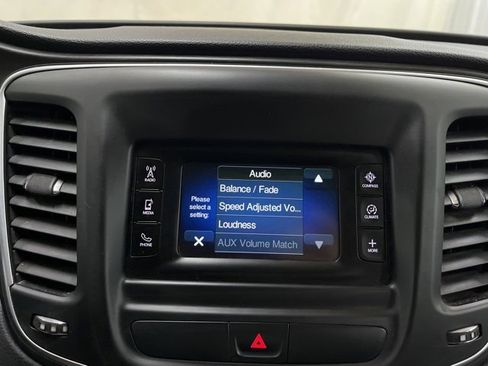 Used 2015 Chrysler 200 Limited w/ Convenience Group image 38