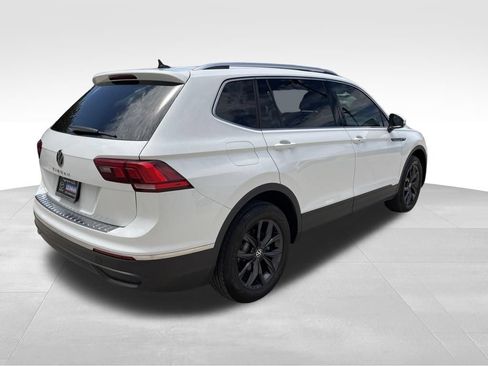 Used 2024 Volkswagen Tiguan SE FWD image 5