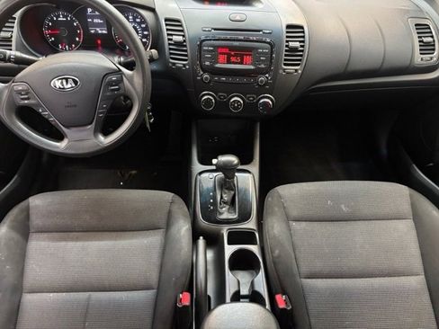 Used 2017 Kia Forte LX image 19