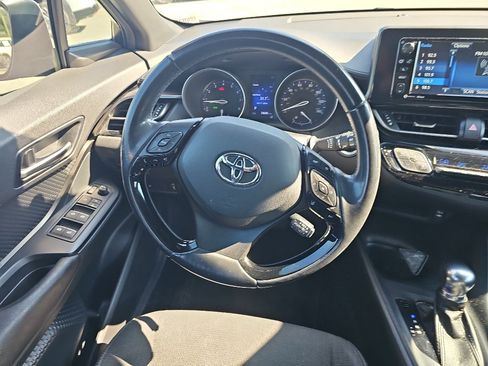Used 2018 Toyota C-HR XLE FWD image 13