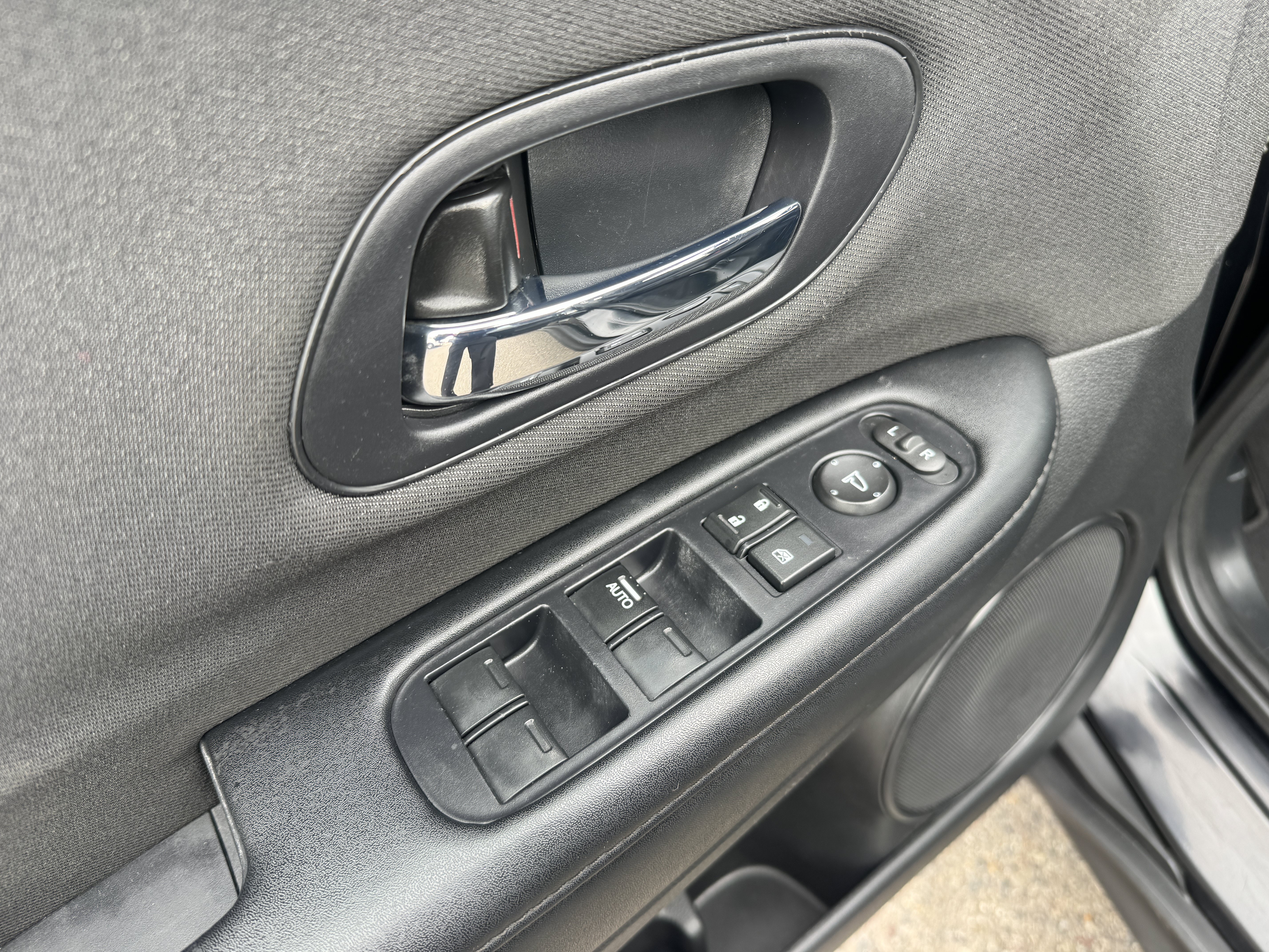 Used 2022 Honda HR-V LX image 12