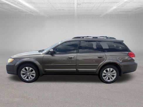 Used 2009 Subaru Outback 2.5i Limited AWD/4WD image 8
