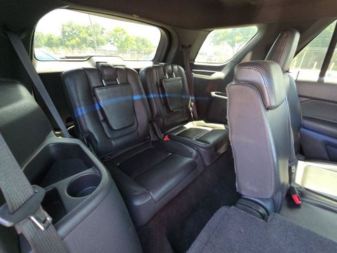 Used 2013 Ford Explorer XLT FWD image 13