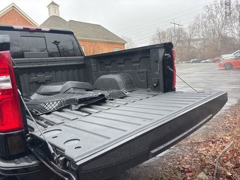 Used 2025 Chevrolet Silverado 1500 ZR2 w/ Technology Package image 24