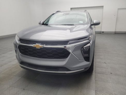 Used 2025 Chevrolet Trax LT FWD image 15