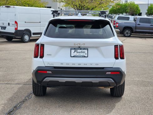 Used 2022 Kia Sorento S AWD/4WD image 4