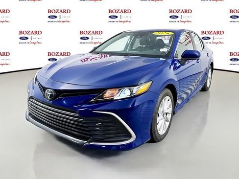 Used 2024 Toyota Camry LE image 4