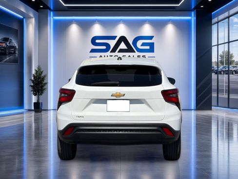 Used 2025 Chevrolet Trax LS FWD image 9