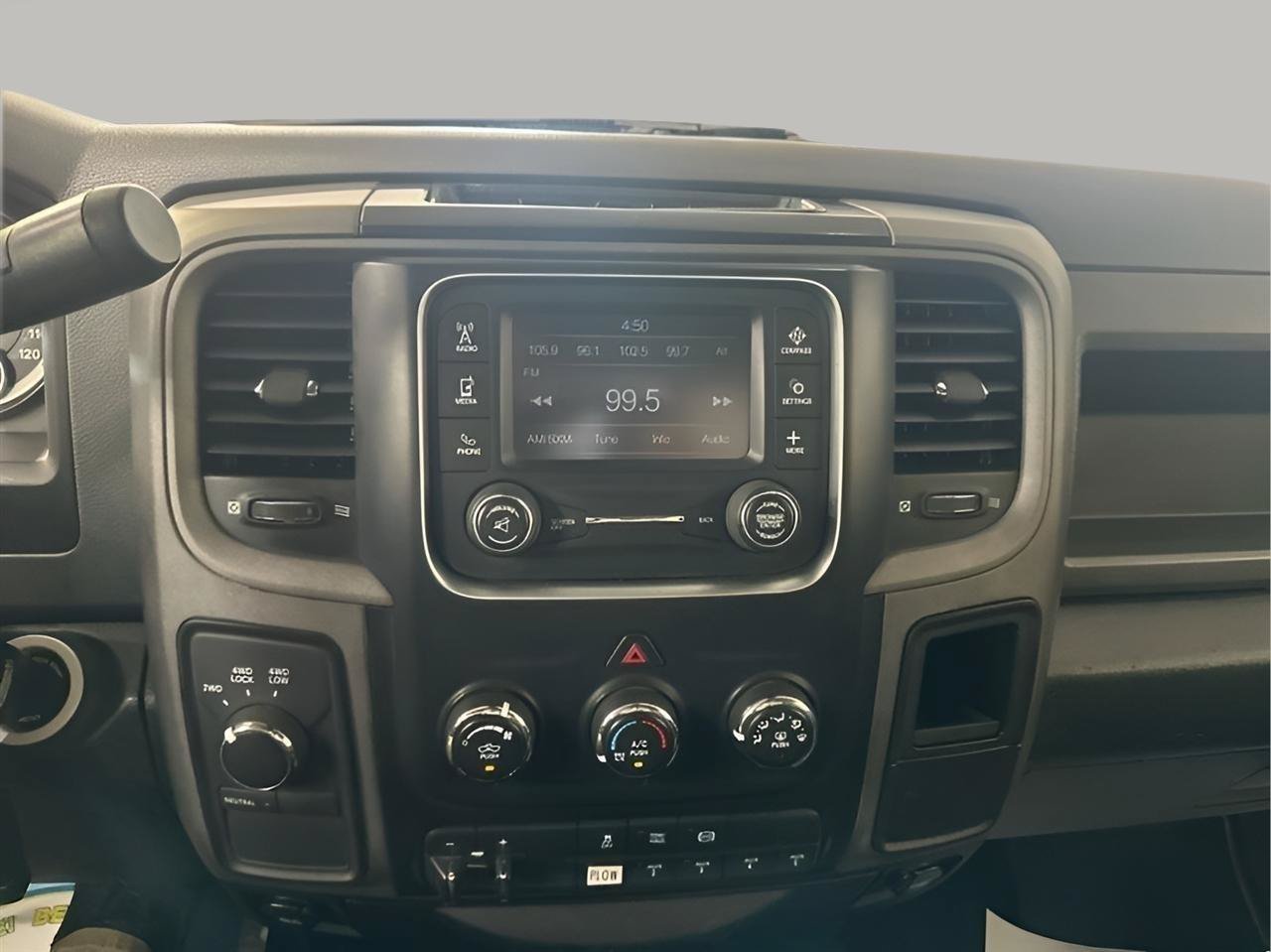 Used 2015 RAM 3500 Tradesman w/ Chrome Appearance Group AWD/4WD image 17
