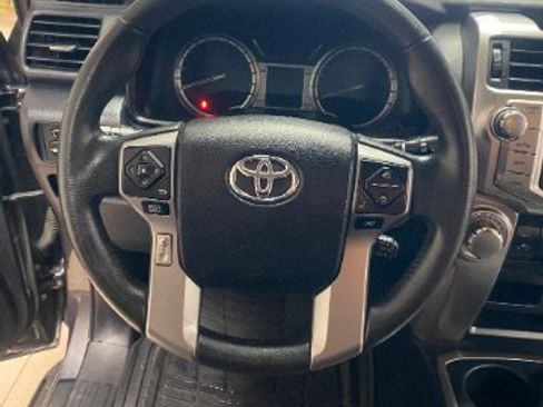 Used 2019 Toyota 4Runner SR5 AWD/4WD image 23