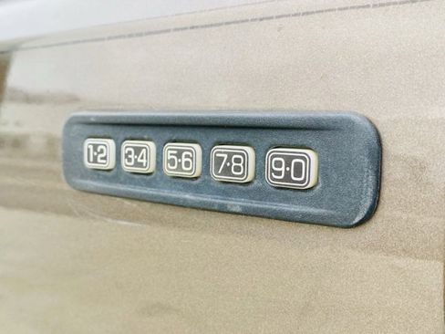 Used 2015 Ford F250 XLT w/ XLT Premium Package image 15