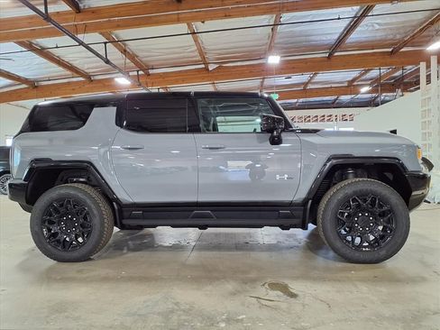 Used 2026 GMC Hummer EV SUV AWD/4WD image 4