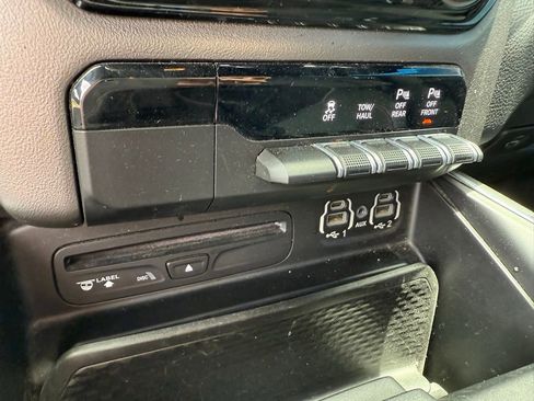 Used 2019 RAM 1500 Big Horn RWD image 12