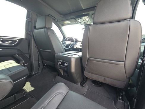 Used 2024 Chevrolet Tahoe LT w/ Luxury Package RWD image 18
