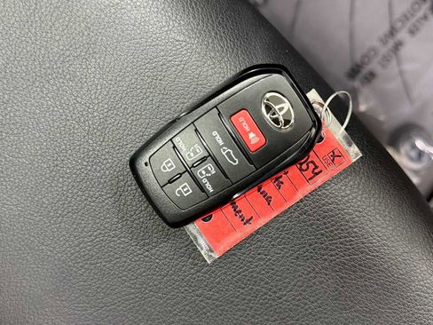 Certified 2026 Toyota Sienna XSE AWD/4WD image 33