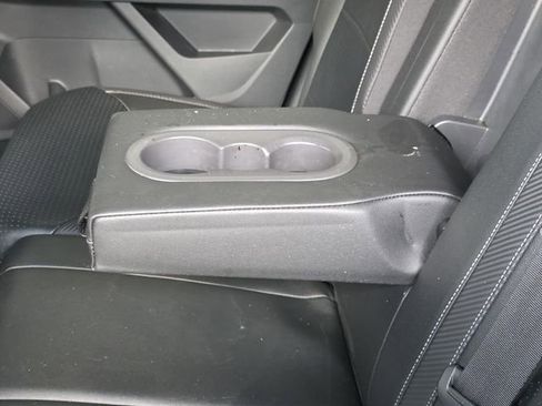 Used 2021 Volkswagen Atlas Cross Sport SE w/ Panoramic Sunroof Package FWD image 11