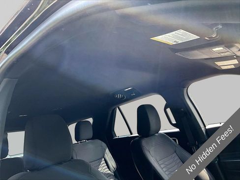 Used 2020 Ford Explorer XLT AWD/4WD image 18