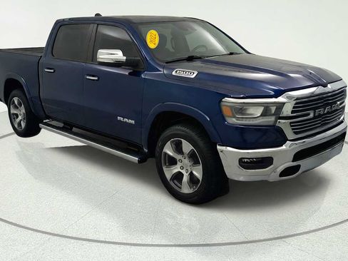 Used 2022 RAM 1500 Laramie AWD/4WD image 1